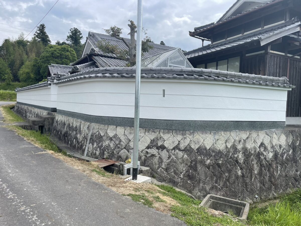 日本家屋の擁壁塗装